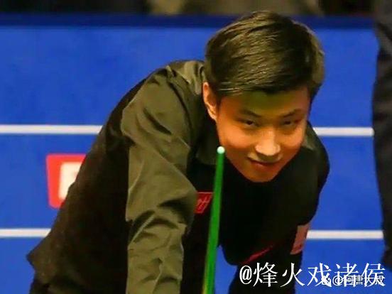 赵心童4-1战胜宾汉姆 晋级斯诺克英国公开赛32强 赵心童4-1战胜宾汉姆 晋级斯诺克英国公开赛32强